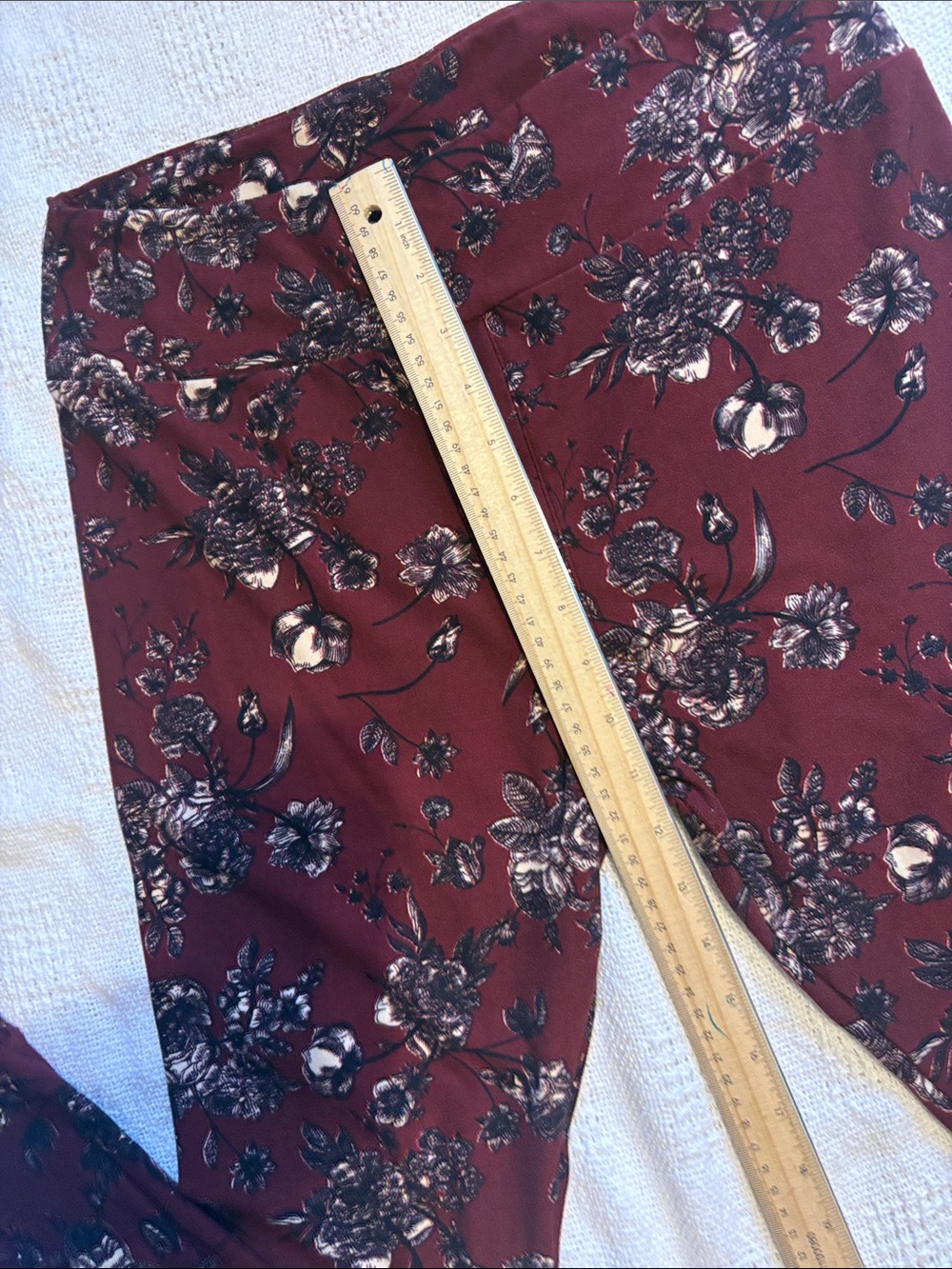 LuLaRoe TC Leggings Burgundy Wine Floral Roses Tall & Curvy - Picture 4 of 6